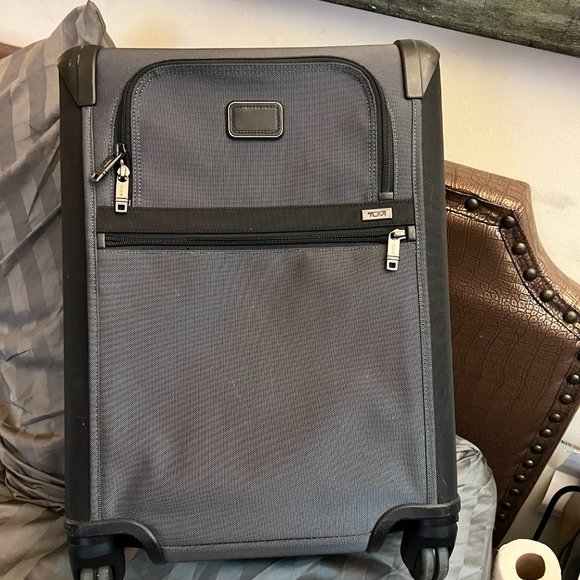 Tumi Bags Tumi Alpha Lightweight 22 International Expandable Carryon Poshmark